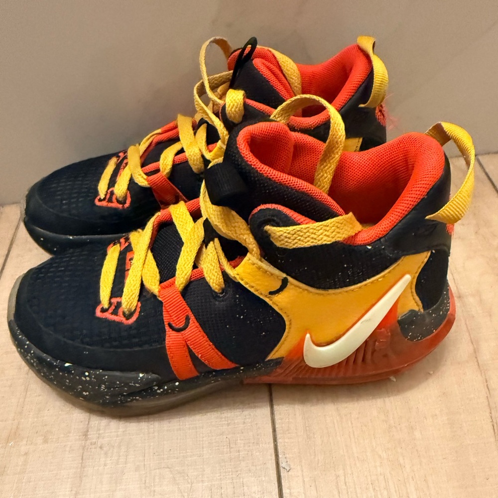 Nike LeBron Witness 7 Low Black Bright Crimson Speckled